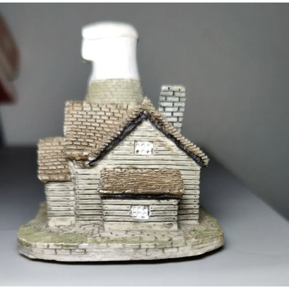 Vintage 'SINGLE OAST' OAST HOUSE BUILDING HAND MADE SCUPLTURE FIGURINE RARE